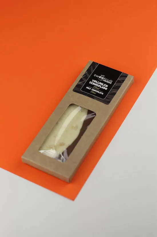 Piena šokolāde Sweetcult ar garšvielām un melno tēju 50 g